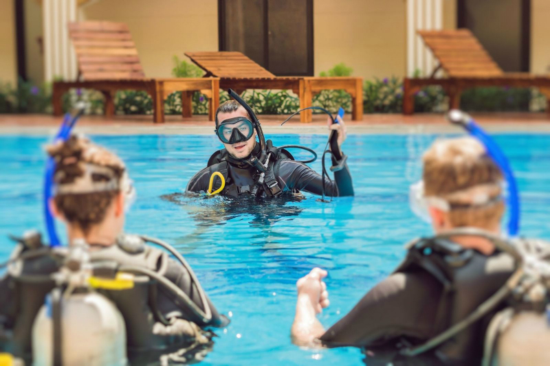 How to Turn Your Love Affair With Scuba Diving Into a Lifelong Career
